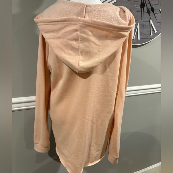 Independent Trading Company Local Boutique - Island Vibes worn 2x Size Large - Picture 3 of 13